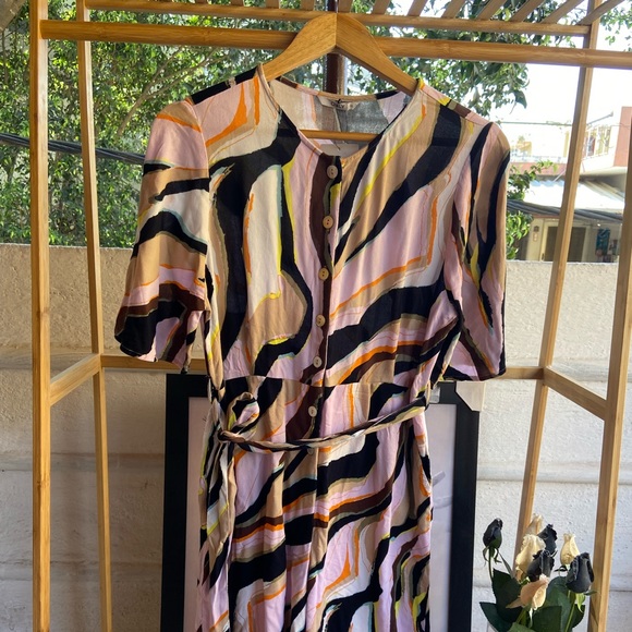 ONLY Multi Color Printed Jumpsuit. Size- M - Picture 4 of 7